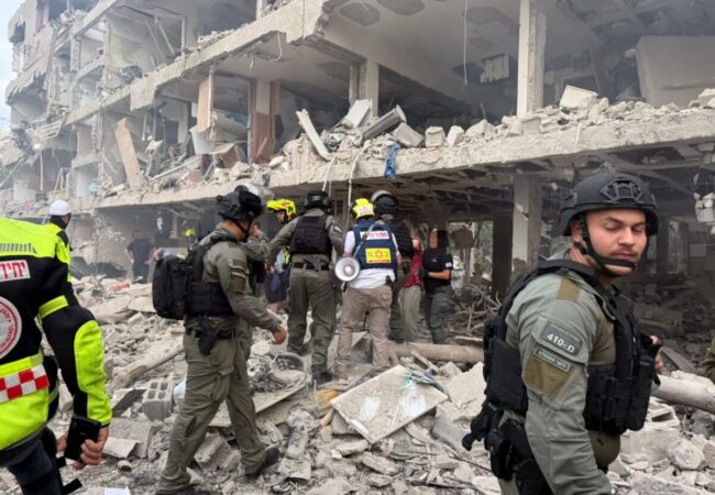 זירת הנפילה בתל אביב. קרדיט: מד״א