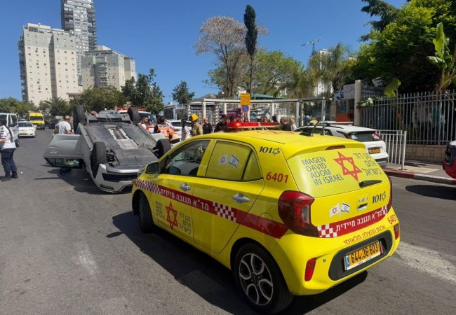 הרכב ההפוך. צילום: שמחה חסיד - מד״א הצלה דרום
