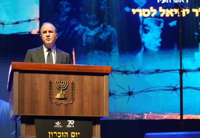 ראש העיר ד״ר יחיאל לסרי. קרדיט צילום: טים &edry