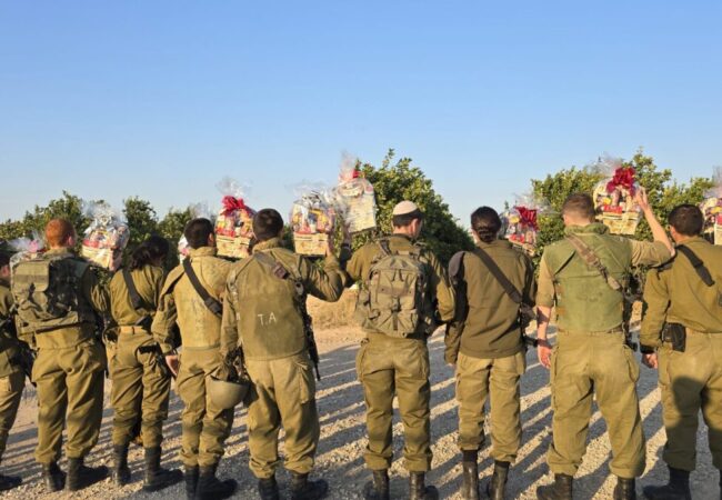 81b06478-3c44-4a35-817e-2699af121b16