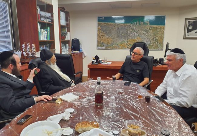 ראשי הסיעות החרדיות בפגישתם היום בלשכת סגרע״ה הרב יחיאל וינגרטן