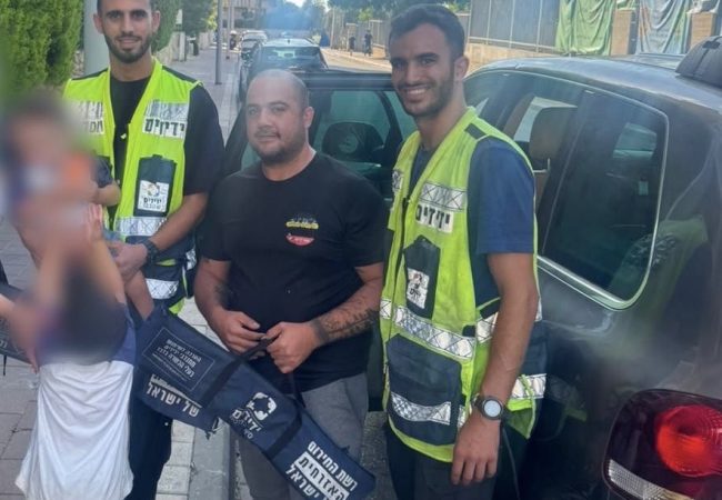 מתנדבי ידידים לאחר החילוץ