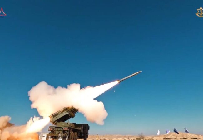 אזעקה צבע אדום טיל טילים רקטה רקטות מלחמה עזה איראן חמאס חות׳ים לבנון כיפת ברזל