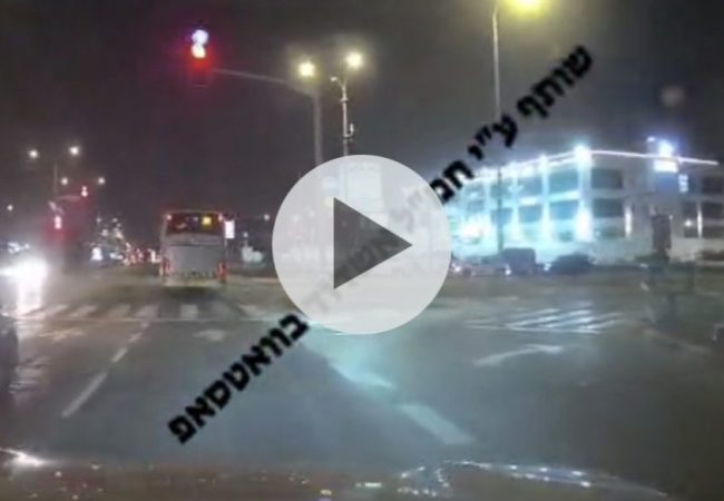הרגע המסוכן שנקלט בעיני העדשה. קרדיט: חמ״ל אשדוד