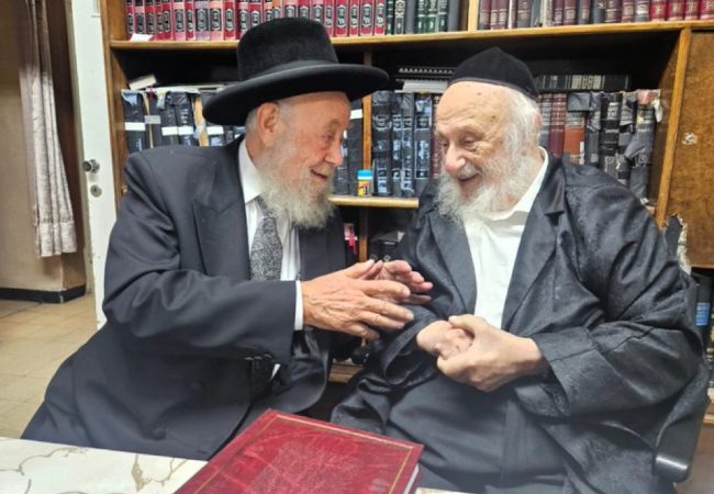 ‏הגר״י שיינין בביקור אצל הגרב"ד פוברסקי