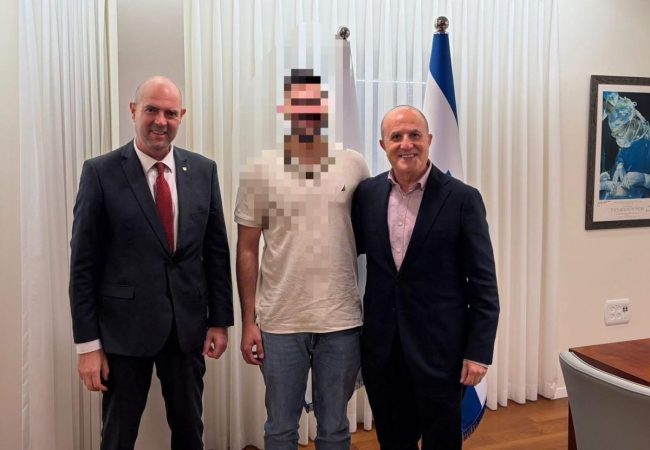 תום עם ראש העיר ויו״ר הכנסת