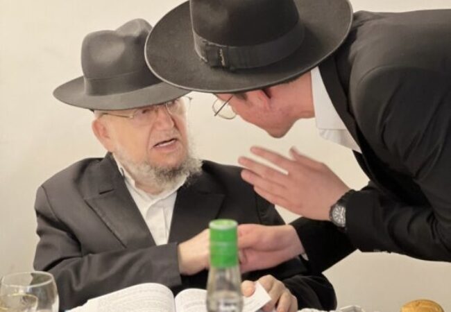 מרן ראש הישיבה הגאון רבי מאיר מאזוז זצ״ל בביקורו האחרון באשדוד