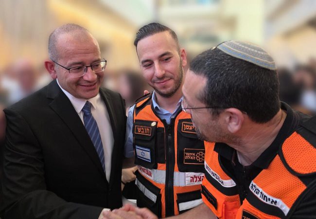 ראש המוסד גופמן עם משה ויצמן