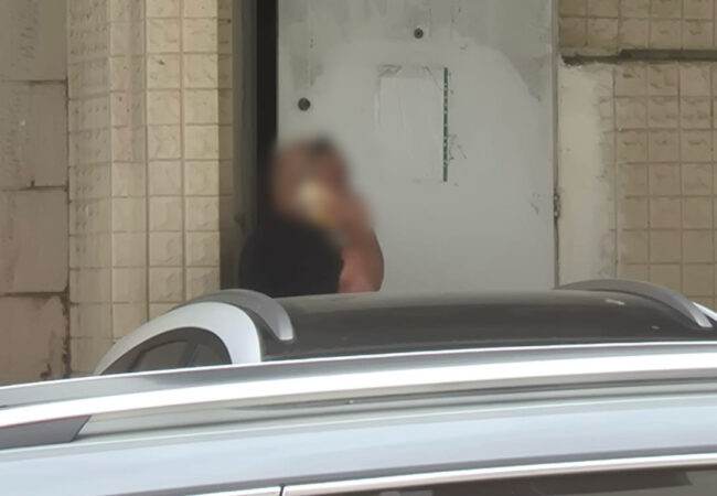פקח מס הכנסה בביקורת באשדוד. צילום: ניסים אסולין