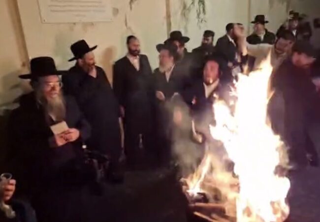 הרה״צ רבי שלמה צבי אלתר שליט״א בל״ג בעומר בקראקא