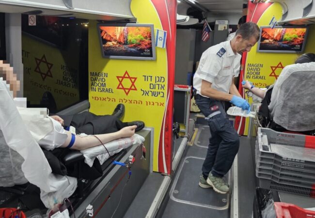 התרמת דם באשדוד. צילום: דוברות מד''א - הצלה דרום