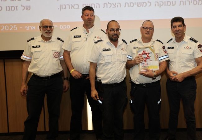 עמית ברונשטיין