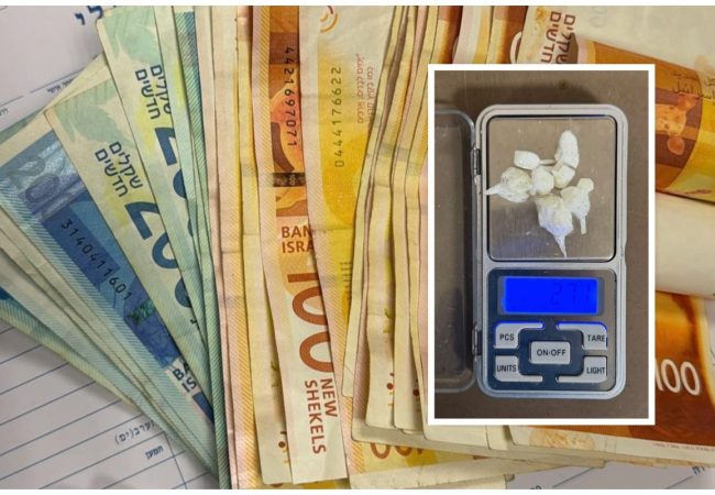 חלק מהכסף והסמים שנתפסו ברשות הקטין. צילום: דוברות המשטרה